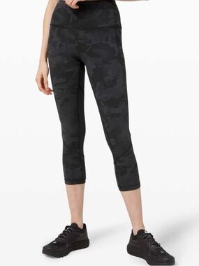 Lululemon Pace Rival High-Rise Crop 22"
Incognito Camo Multi Grey / Black